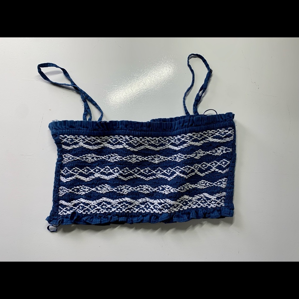 Chic EUROPEAN Zara crop top navy blue